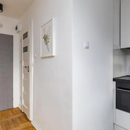 Apartament Super żelazna 83-85