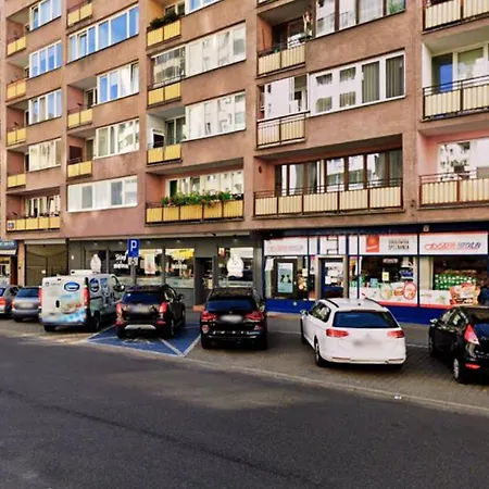 Apartament Super żelazna 83-85 *